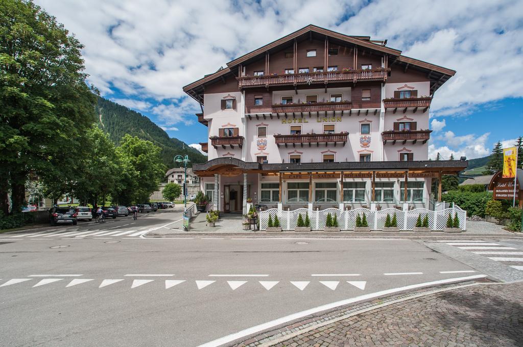 Hotel Union Dobbiaco Esterno foto